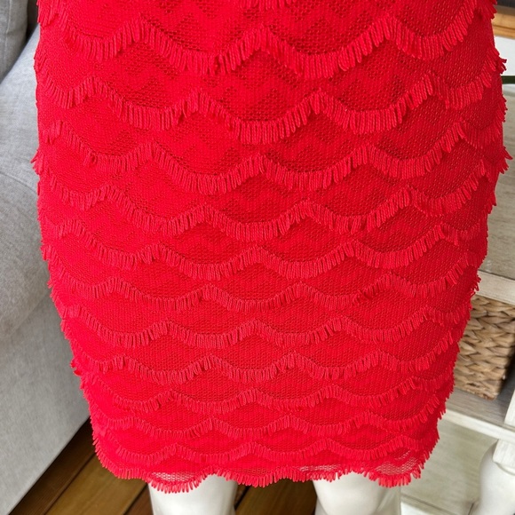 ❤️GUESS SZ 2 Red Scalloped Crochet Lace Dress size 8 - Picture 4 of 9